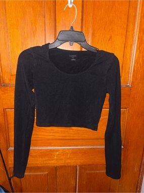 Express Black Long-Sleeve Crop Top